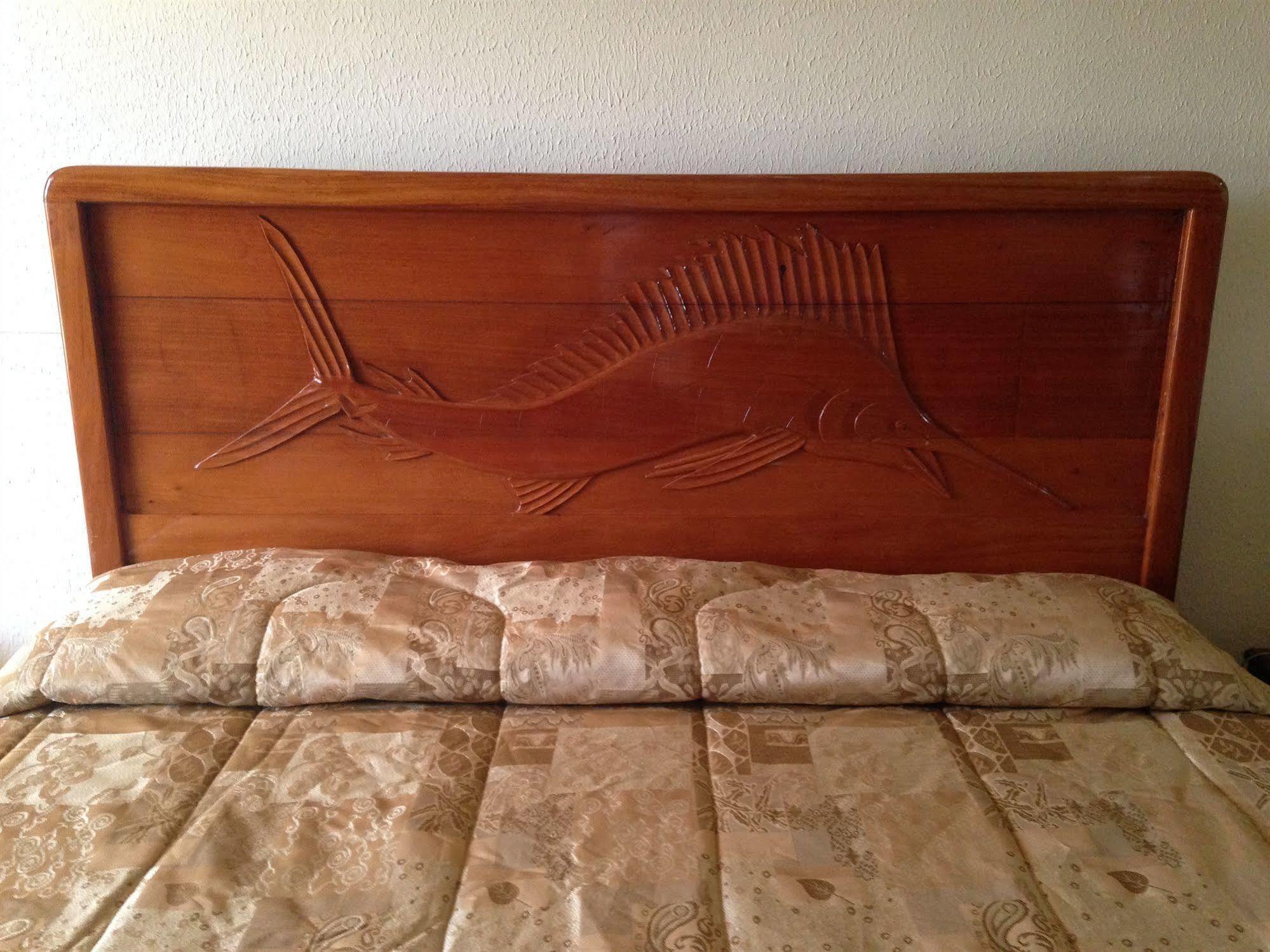 Fish Hook Marina Hotel 2*