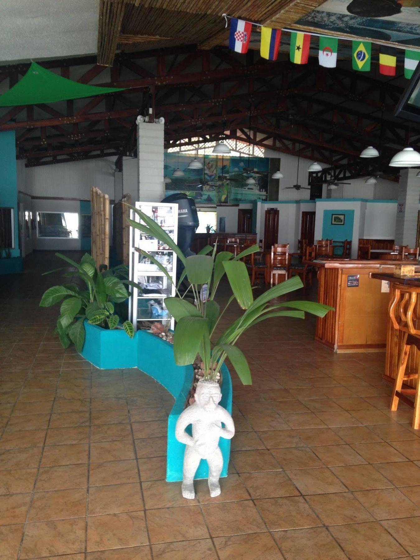 Fish Hook Marina Hotel