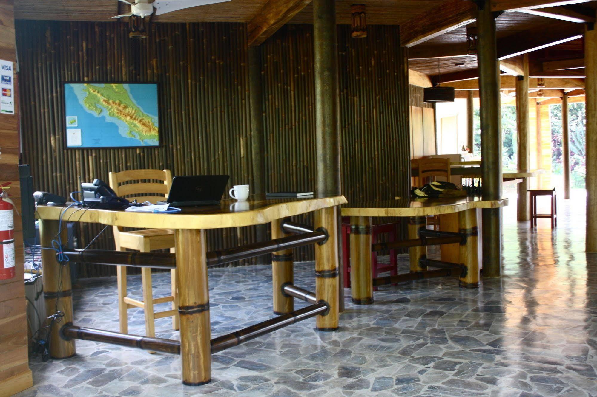 Macaw Lodge