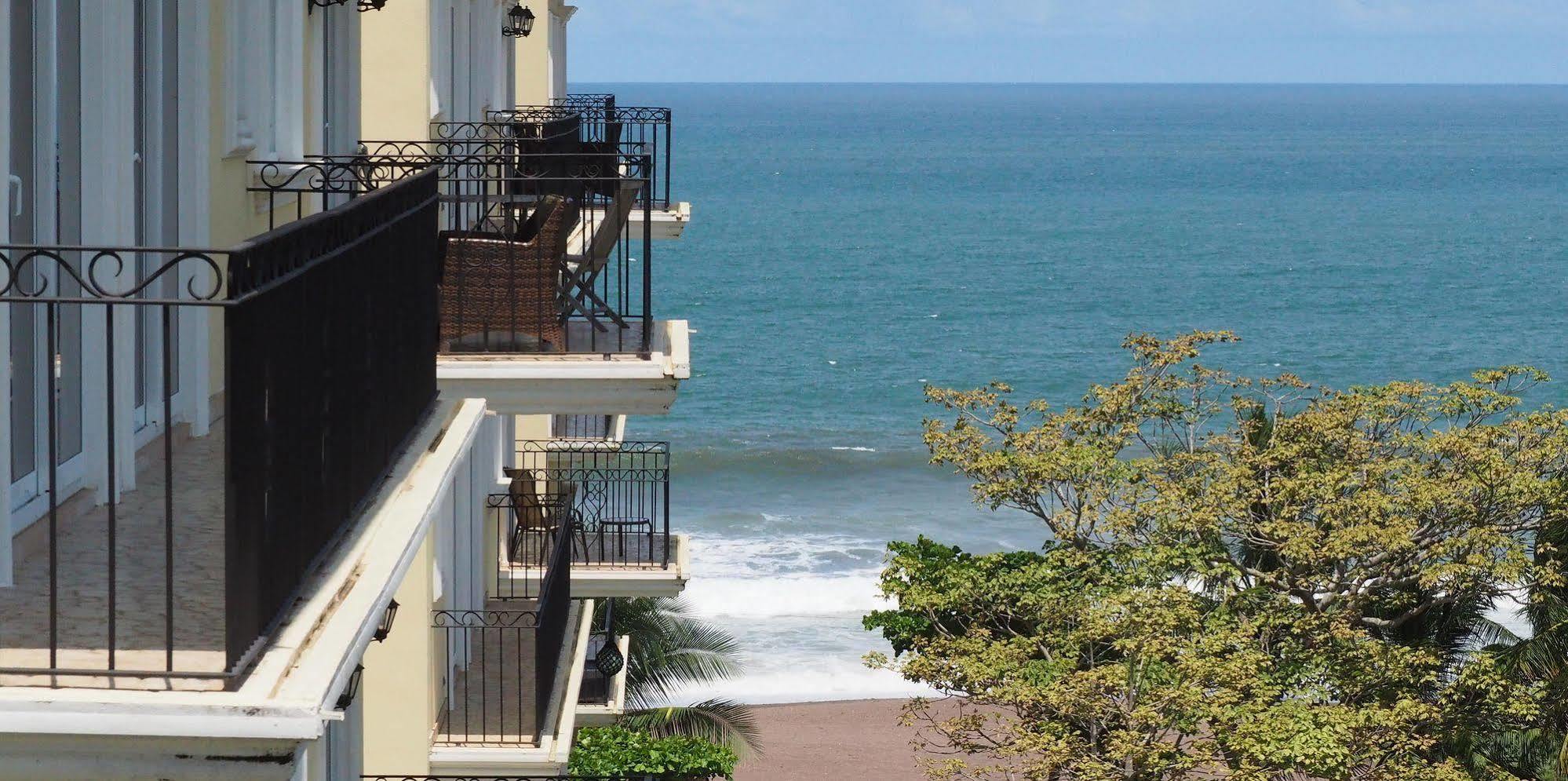 Acqua Residences Aparthotel