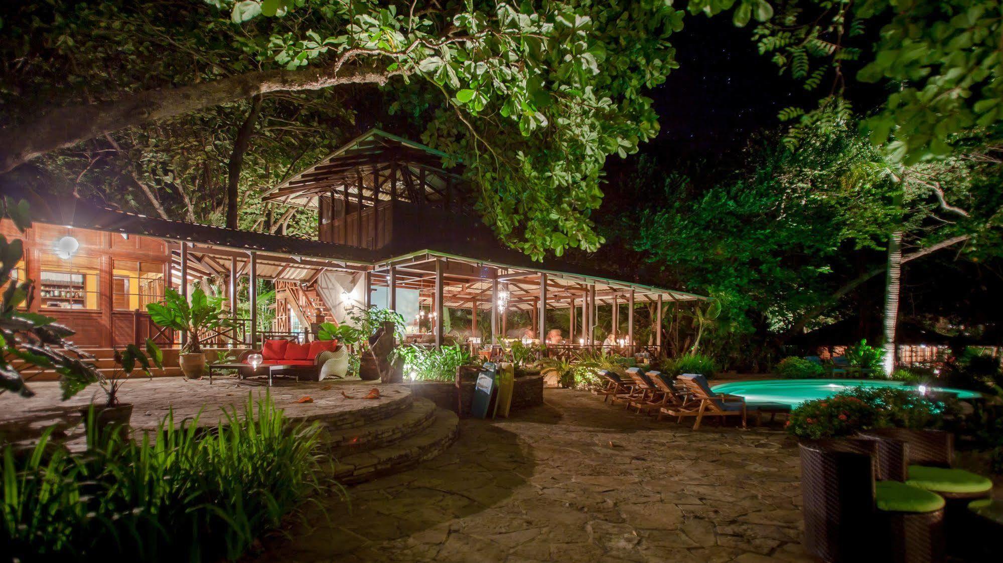 Latitude 10 Exclusive Beach 4*