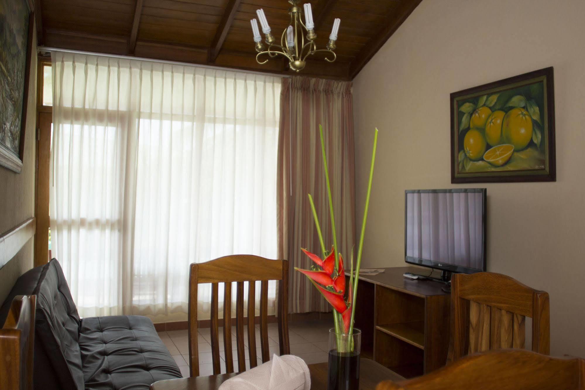 Amapola Hotel 4*