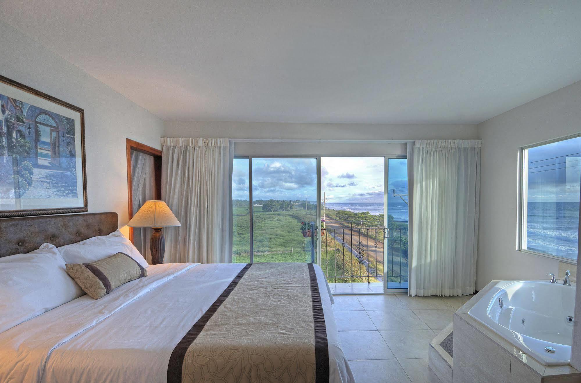 Hotel Beachfront Tramonto 3*
