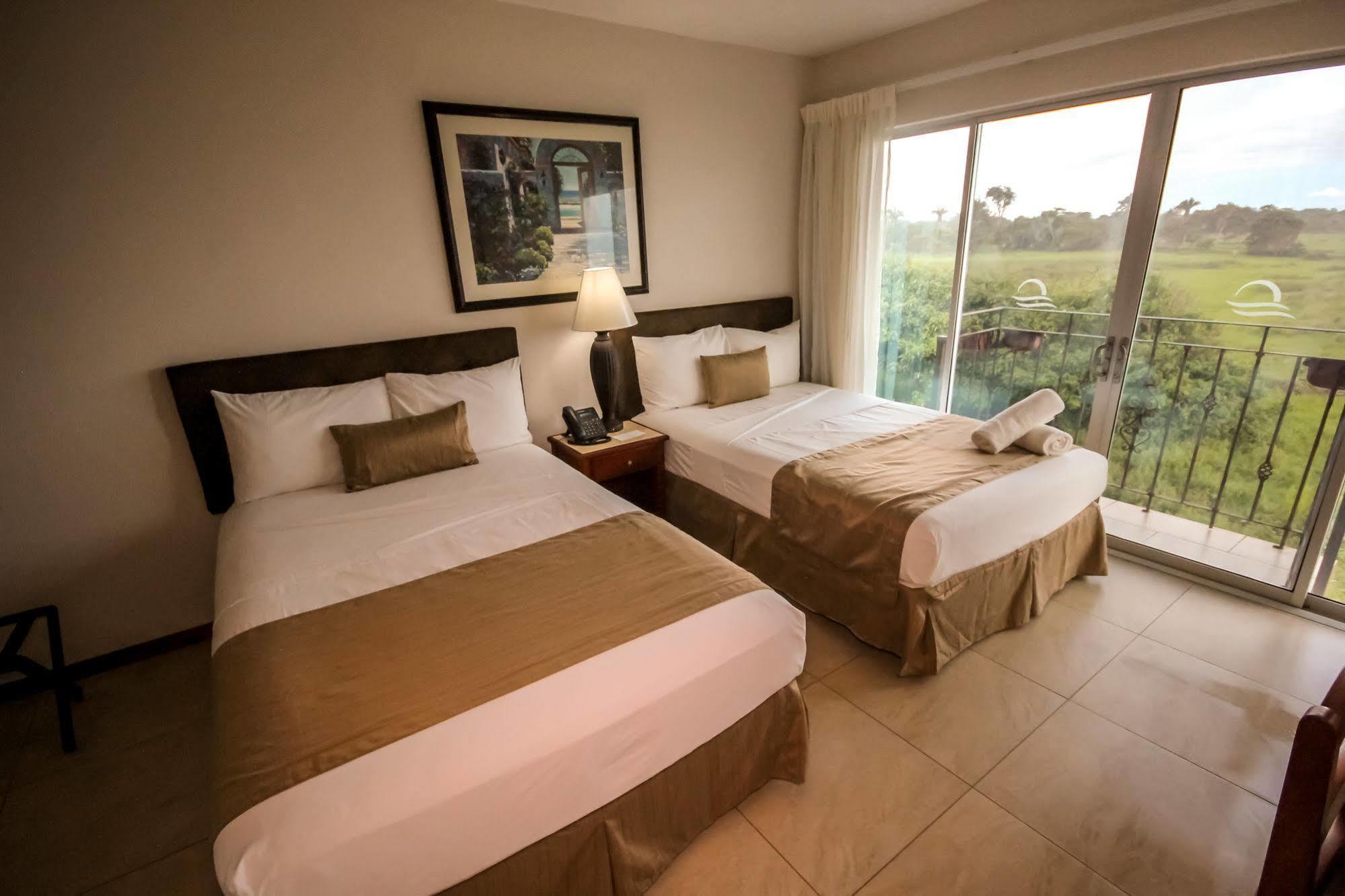 Beachfront Tramonto Hotel Jaco