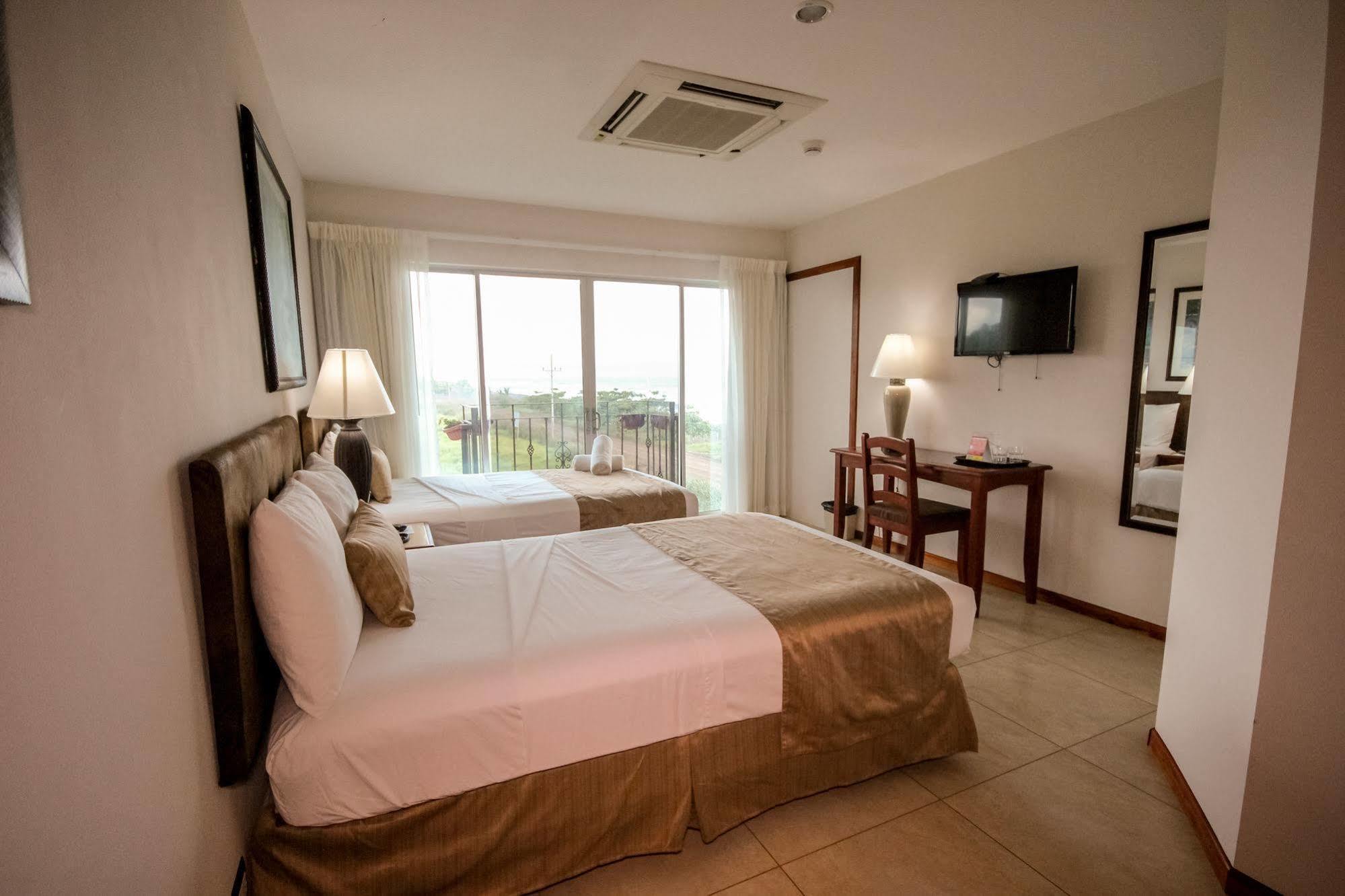 Beachfront Tramonto Jaco