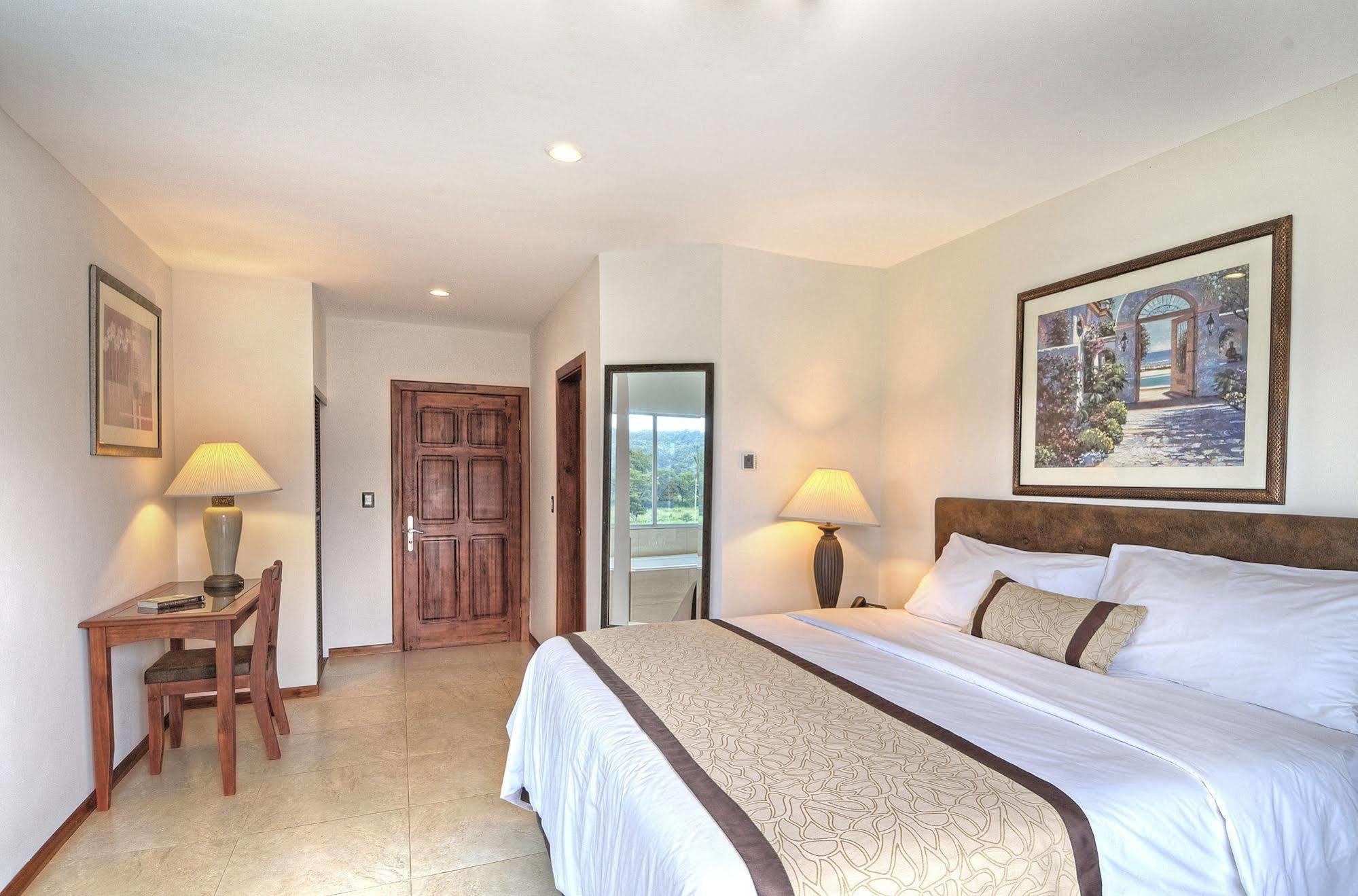 Beachfront Tramonto Hotel