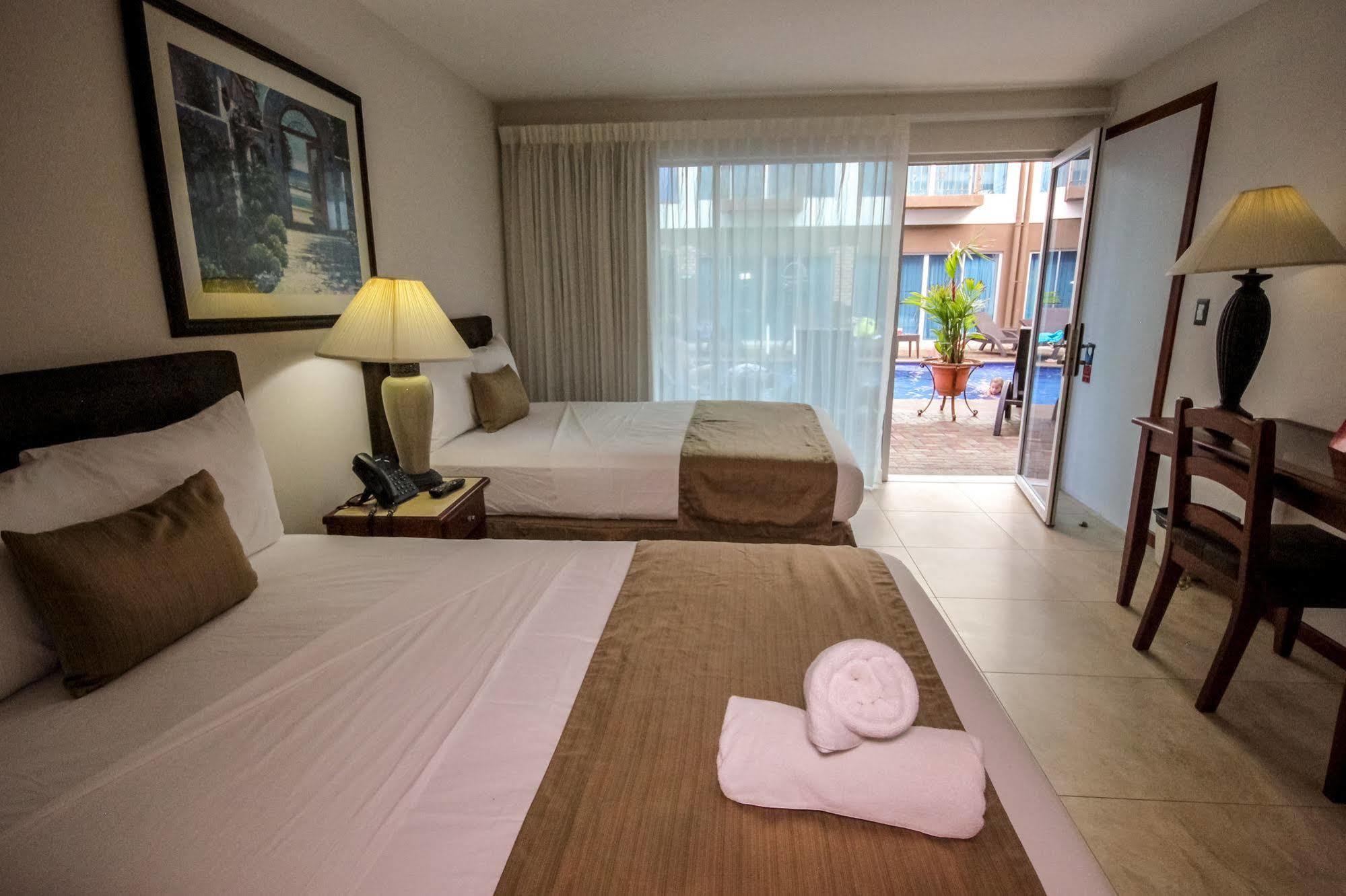 Beachfront Tramonto 3*