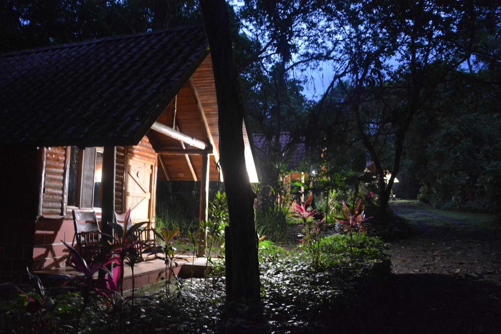 Hotel Arenal Oasis