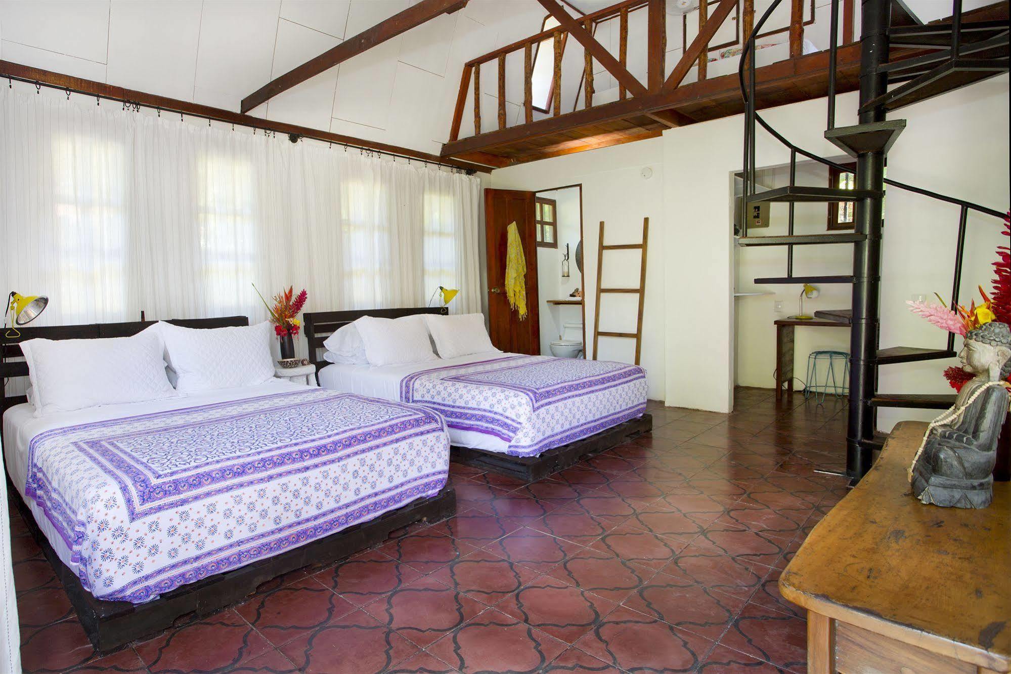 Encantada Ocean Bed & Breakfast 3*