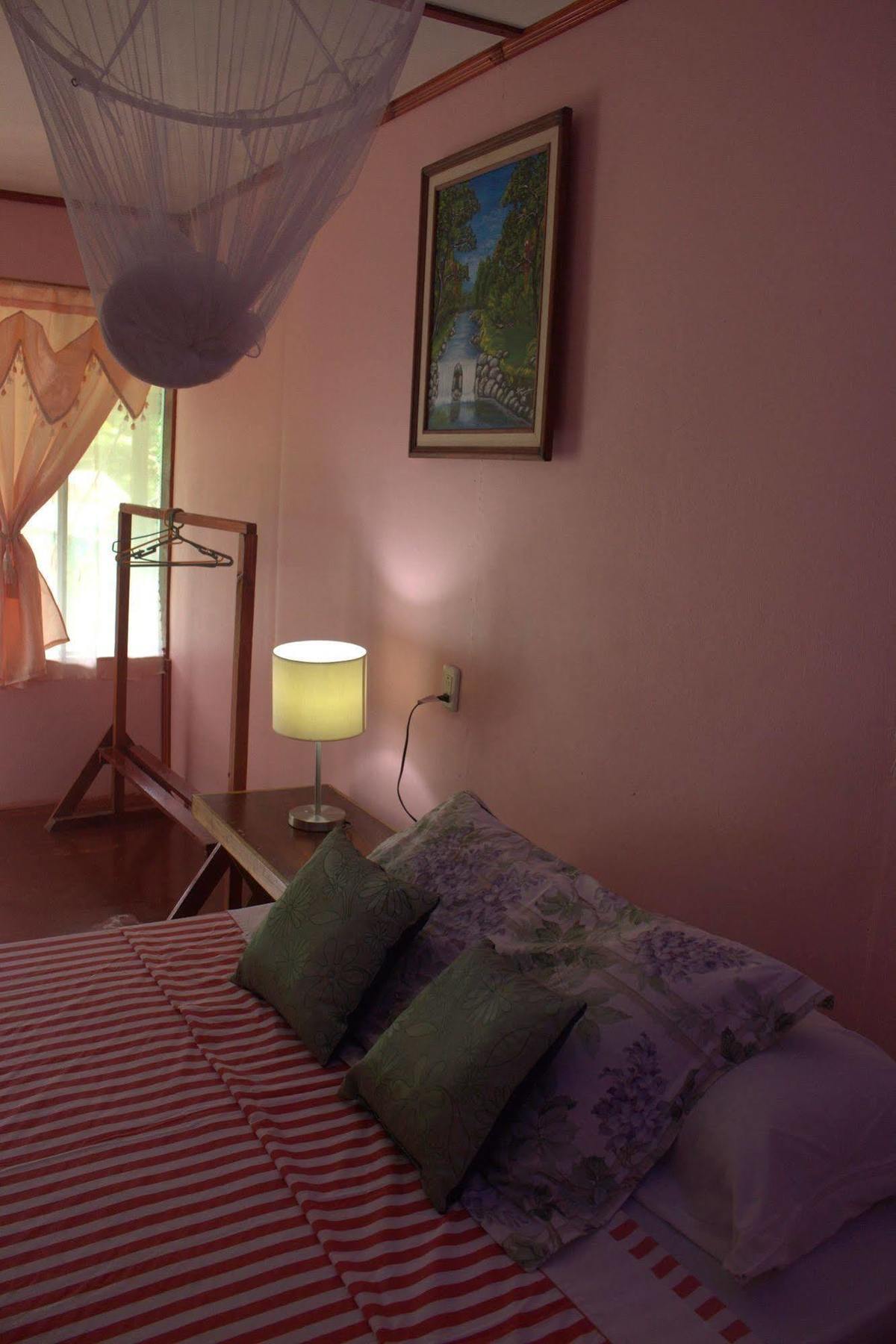 Hotel Cabinas Casa Miriam