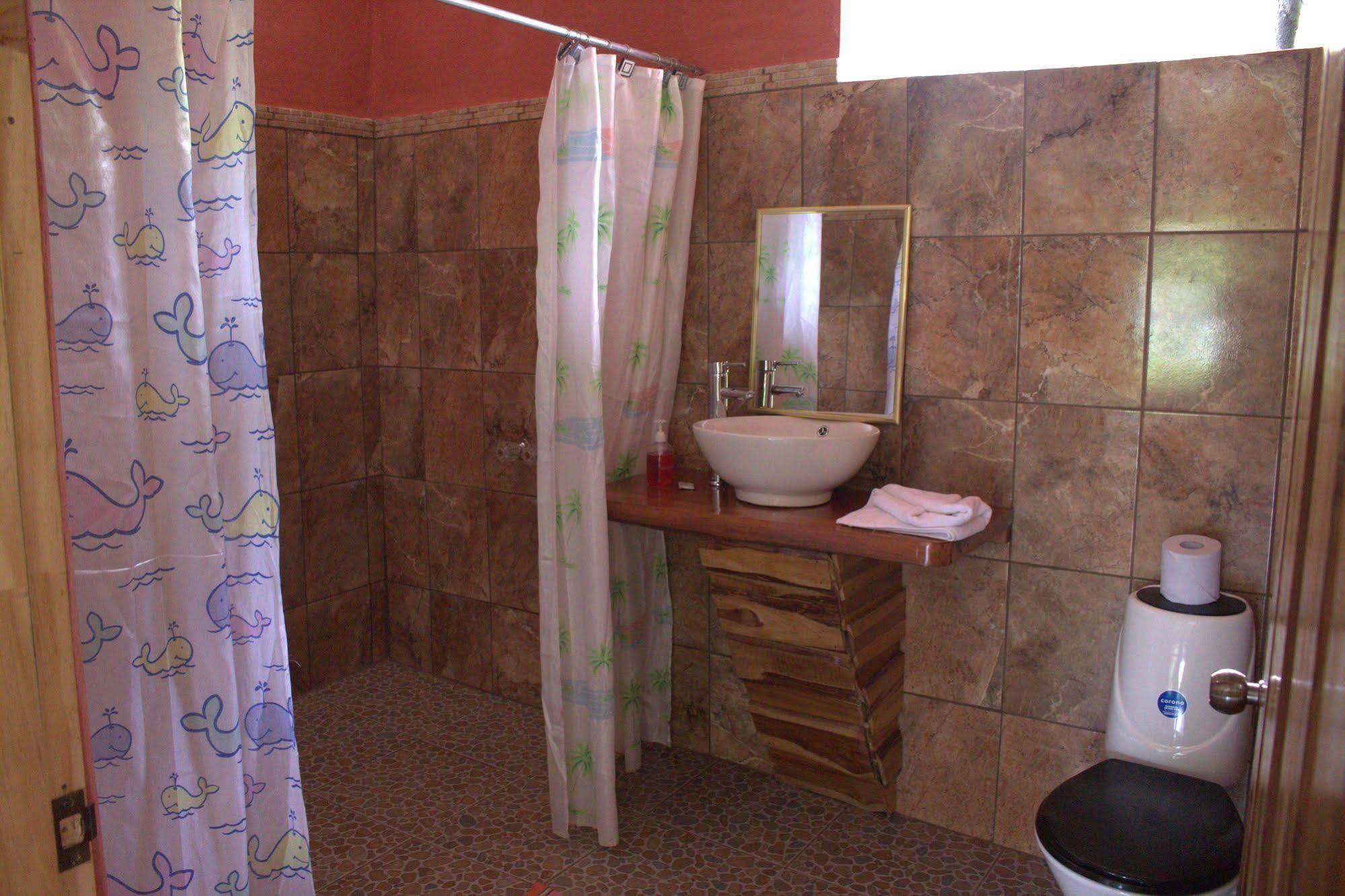 Cabinas Casa Miriam Hotel 2*