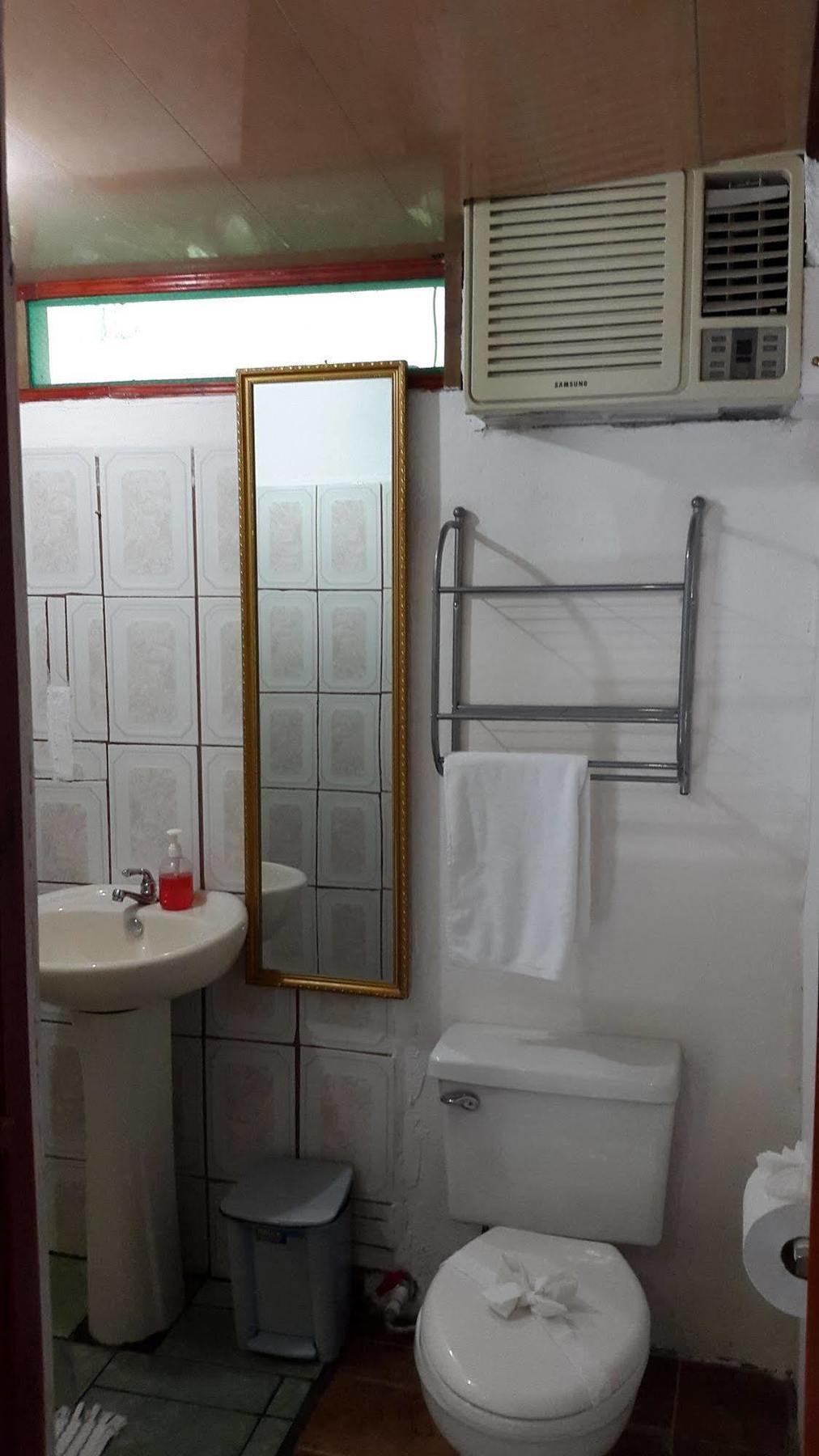 Cabinas Casa Miriam Drake Bay