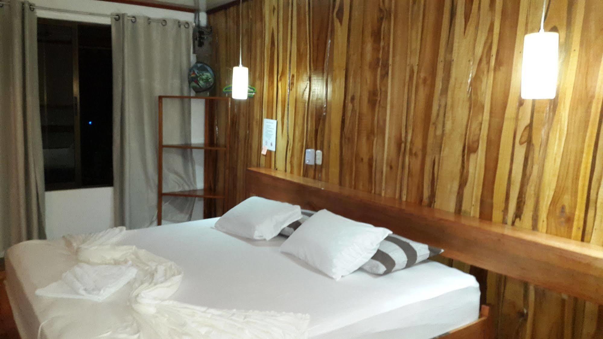 Cabinas Casa Miriam 2*