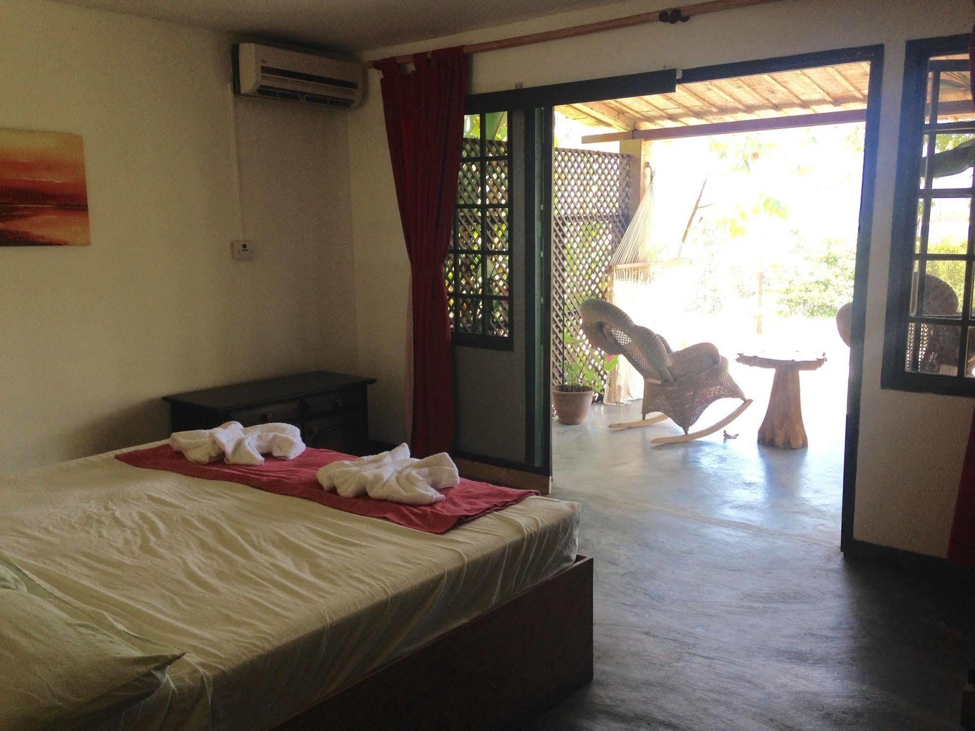 La Bed & Breakfast Puerto Carrillo