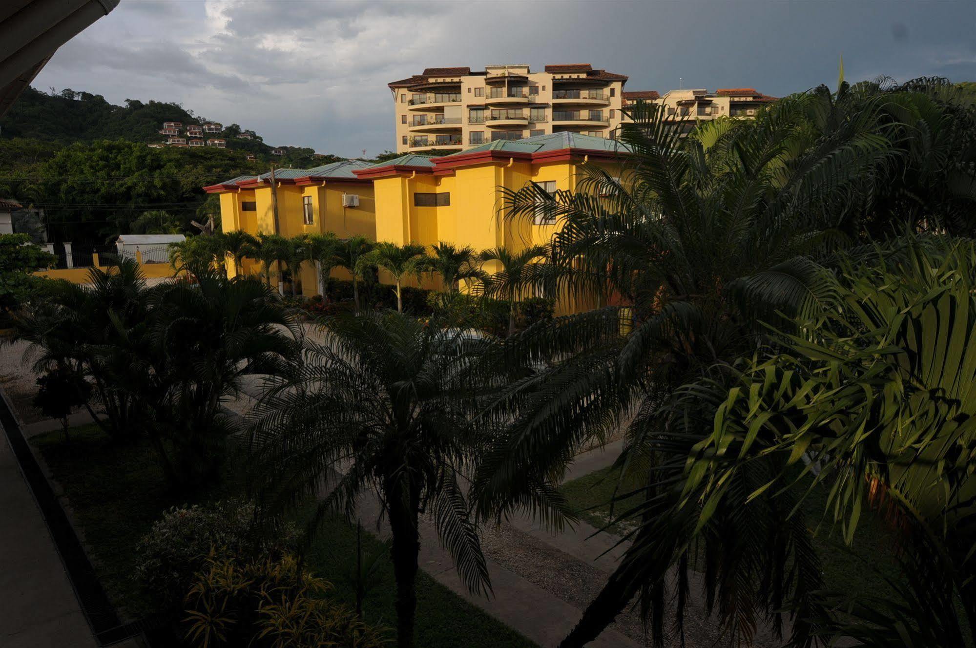Hotel & Huetares 3*