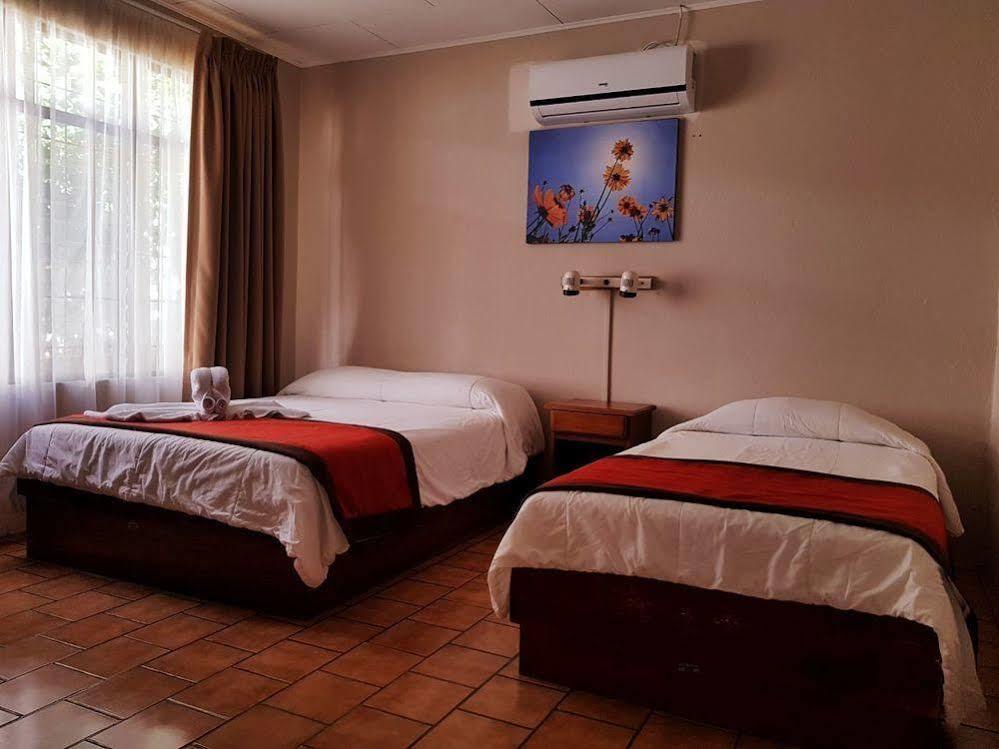 & Huetares Hotel 3*