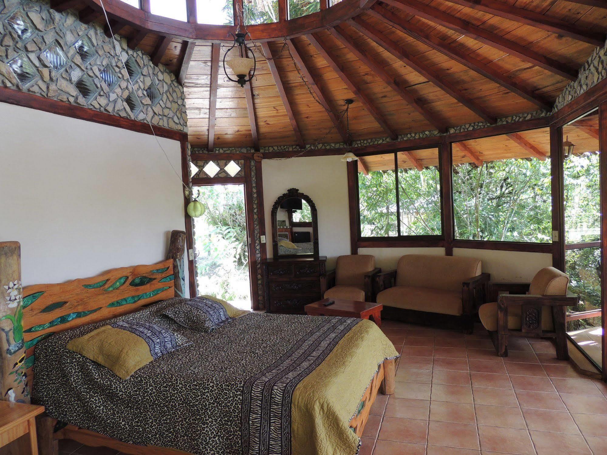 Cascata Del Bosco Cabinas Hotel 4*