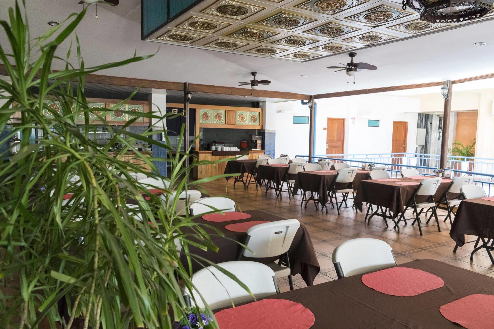 Hotel Hotel Puntarenas Beach 4*
