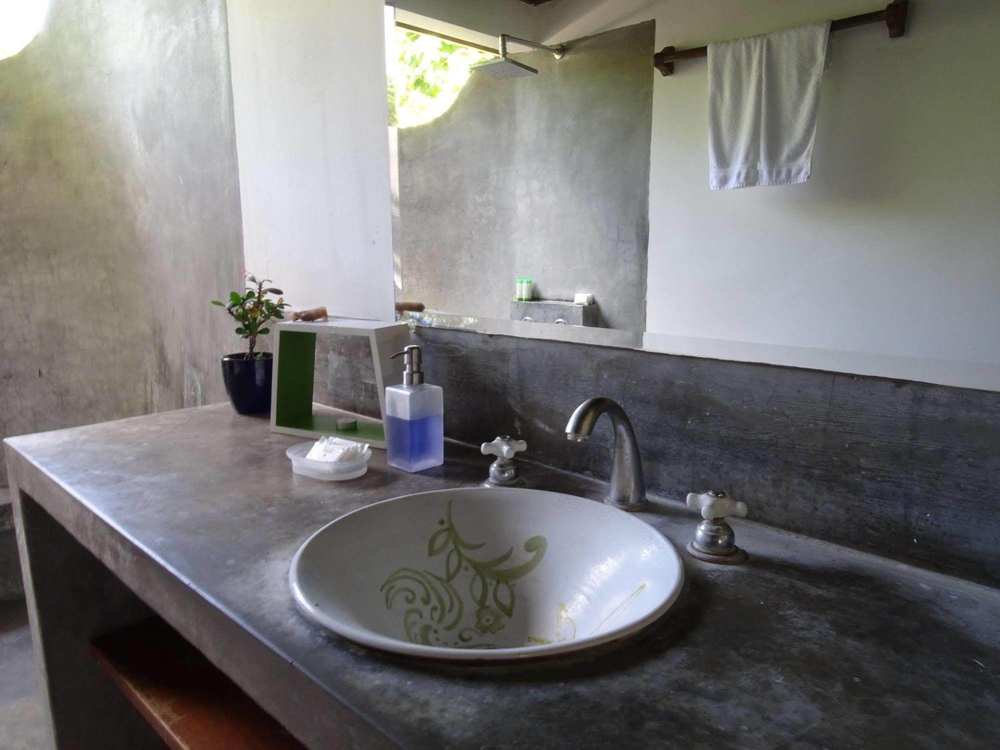 Indigo Yoga Surf Hotel
