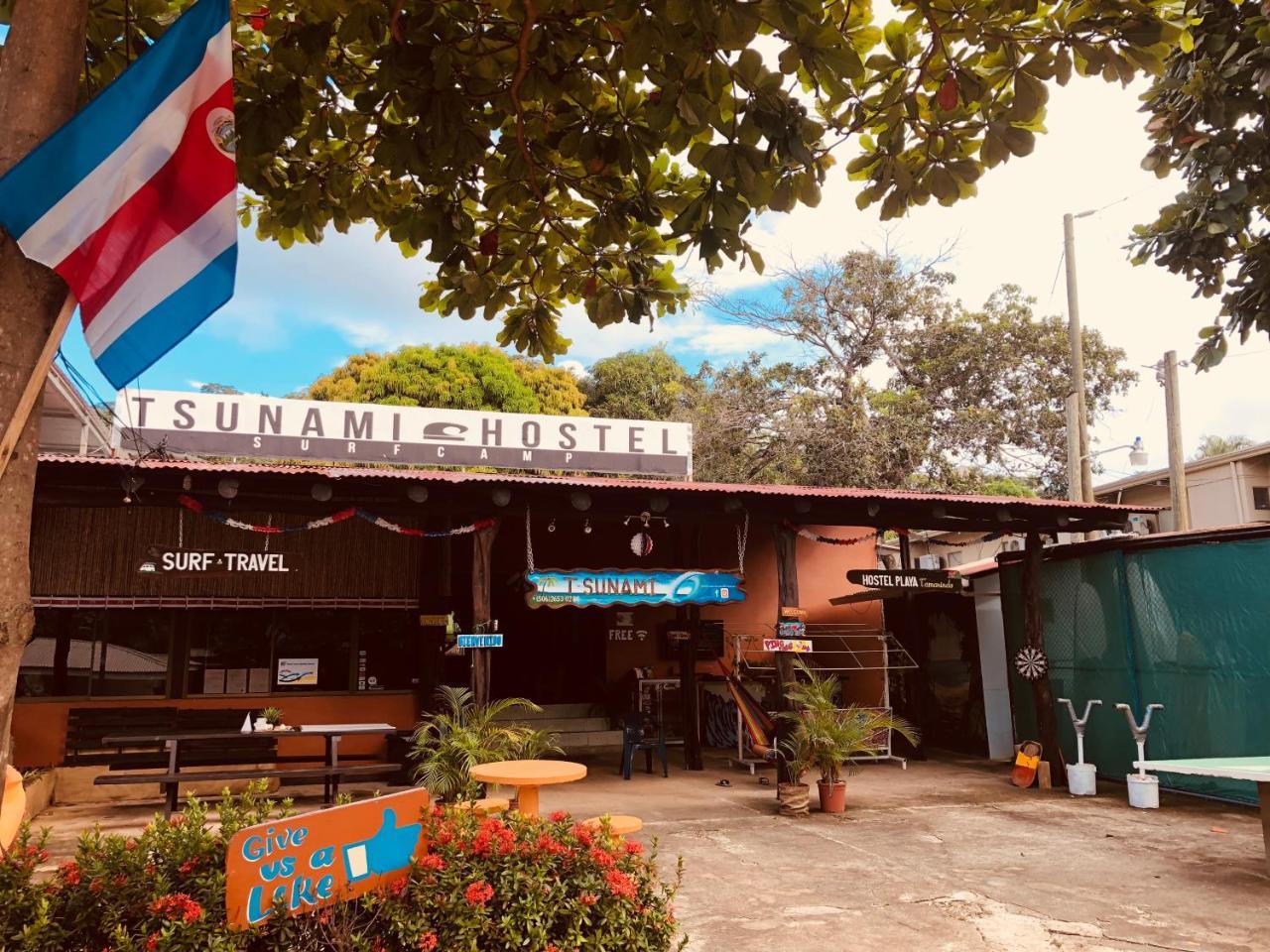 Tsunami Hostel Tamarindo