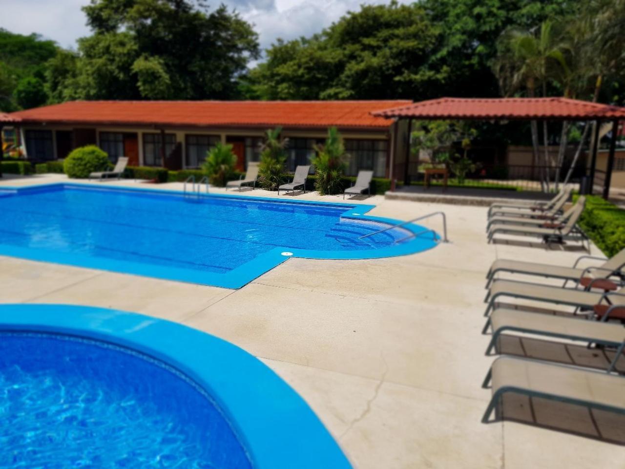 Hotel & Huetares Playa Hermosa (Guanacaste)