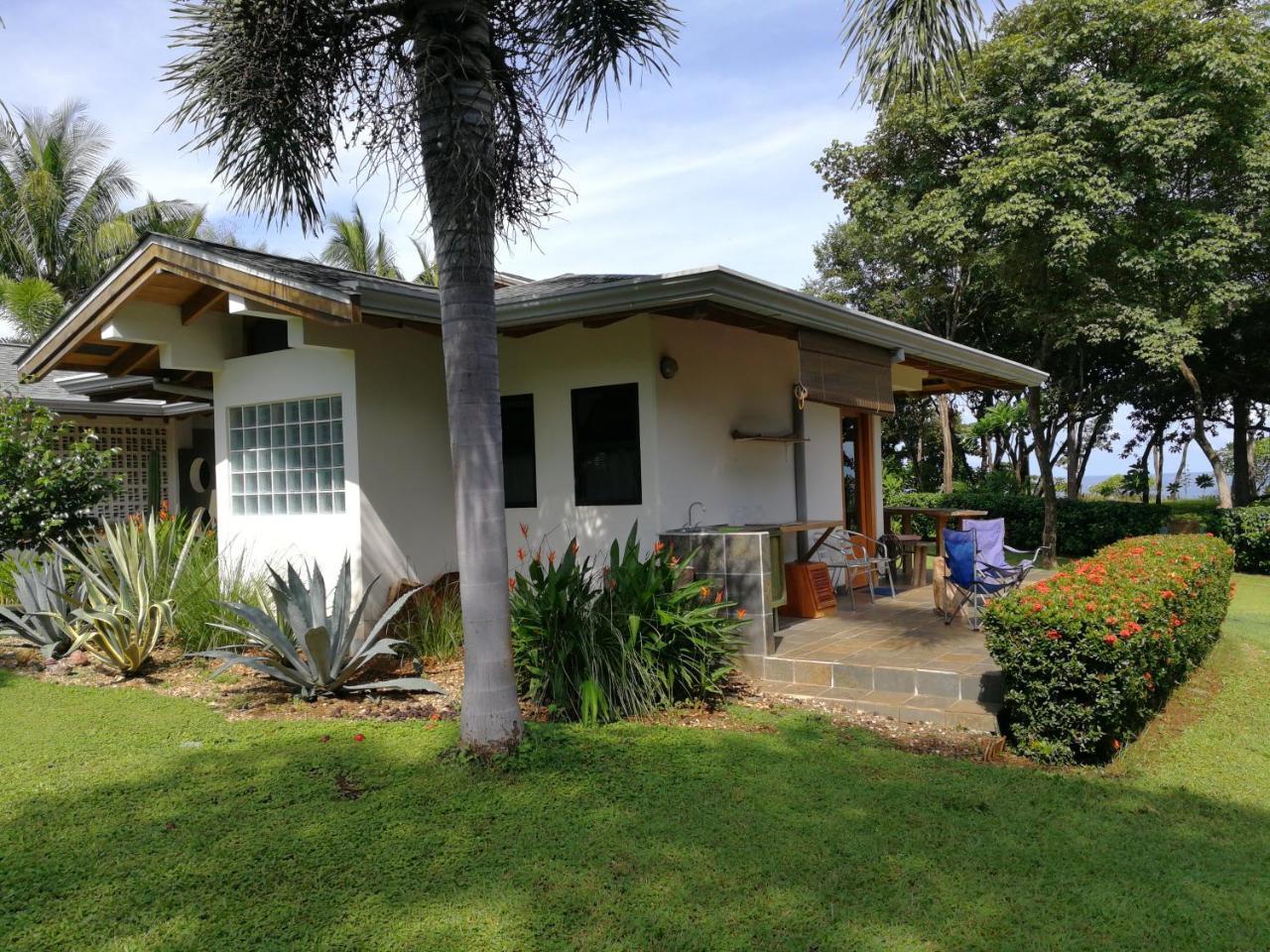 Oceanfront Gem At La Joya De Lagarto Guest house *