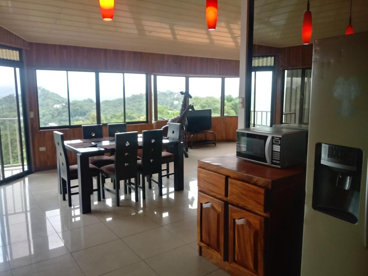 Inn Vista Real