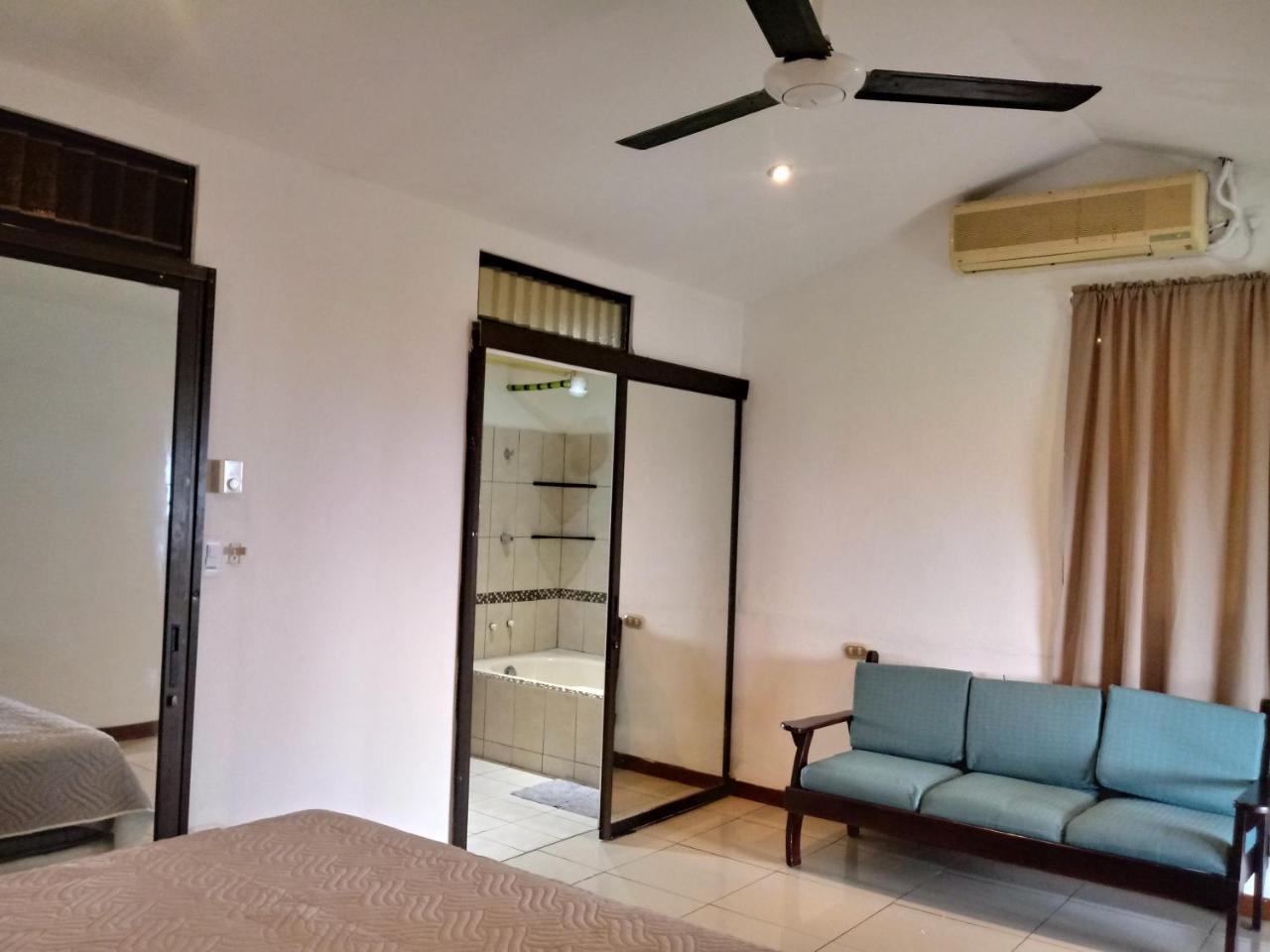 Inn Vista Real 2*