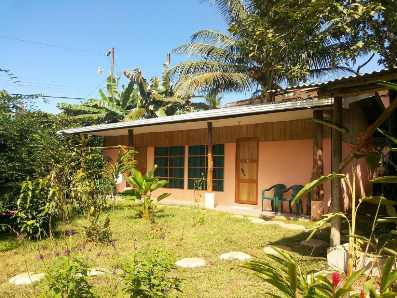 Martinas Place Hostel Drake Bay
