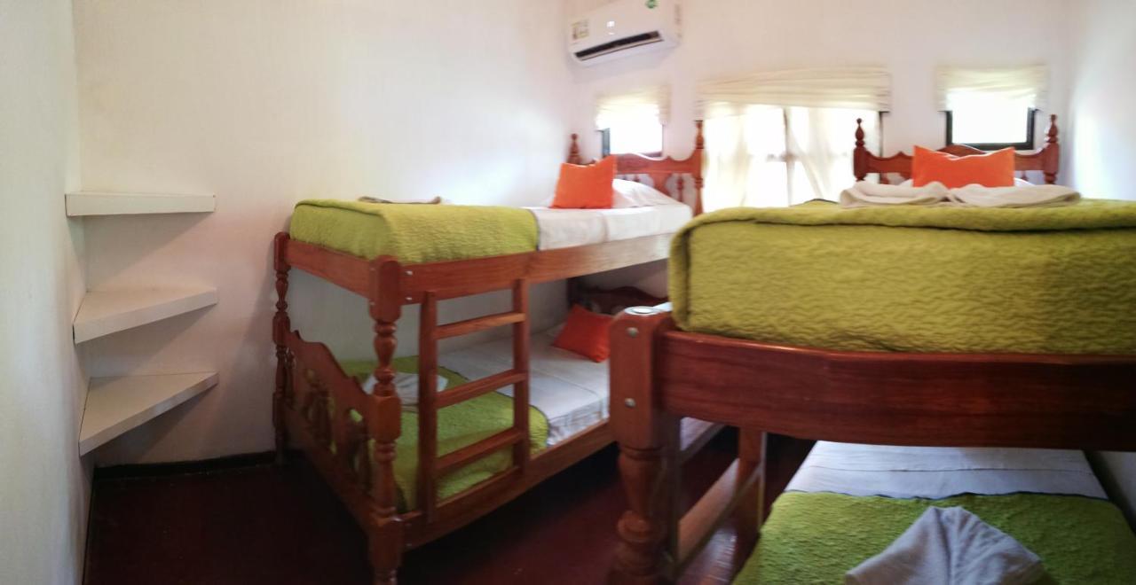Hotel La Isla Parrita