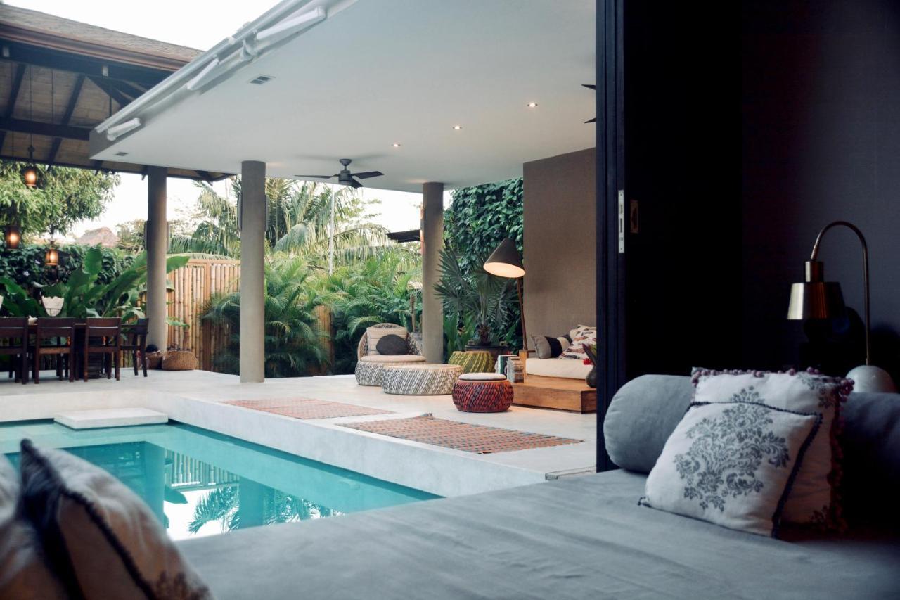 Casas De Agua 3*