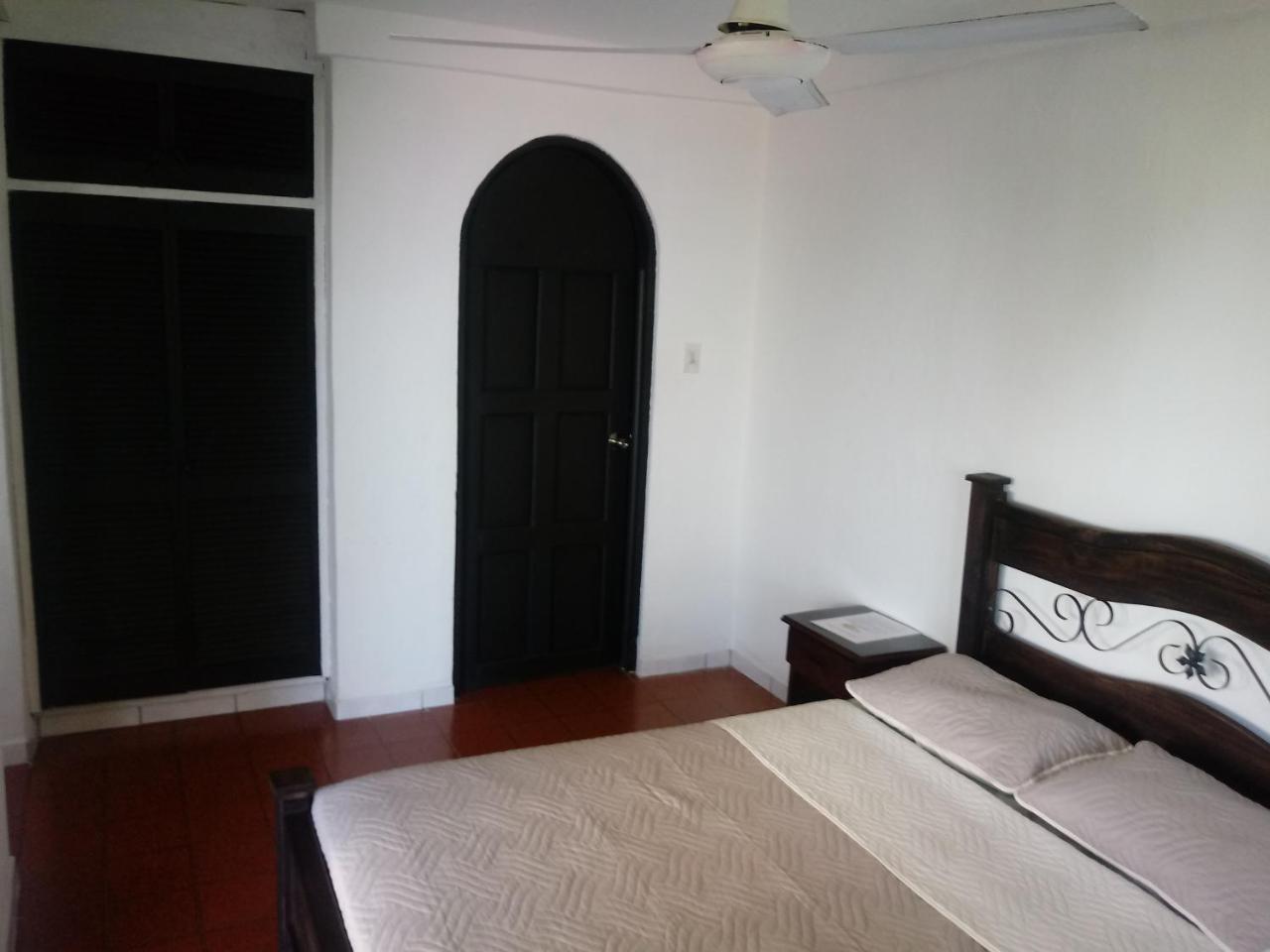 Vista Real Inn 2*