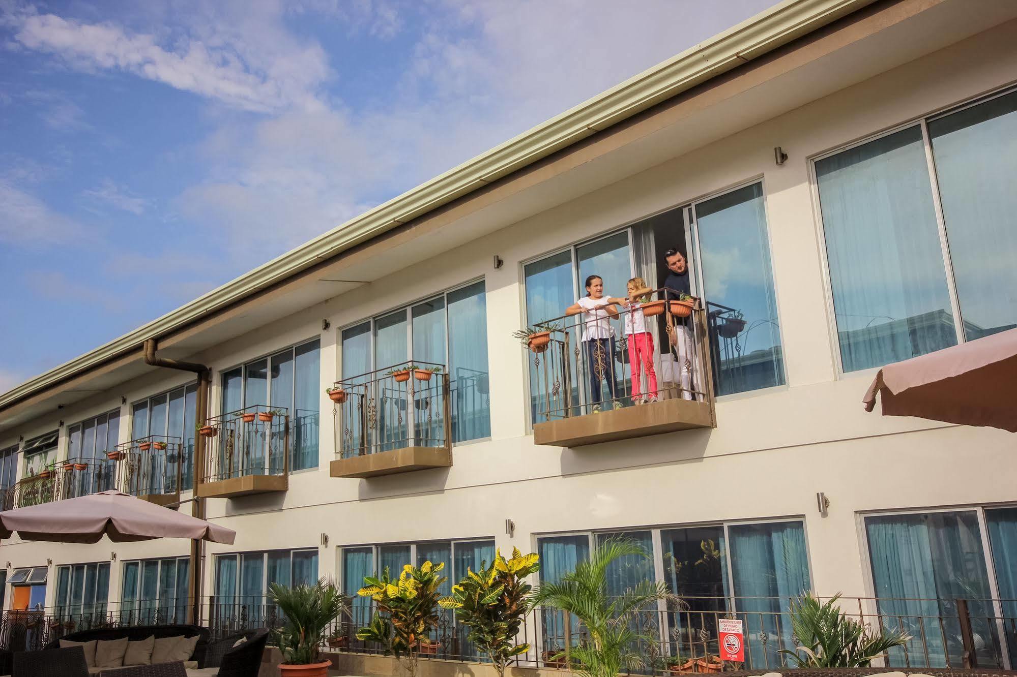 Hotel Beachfront Tramonto 3*