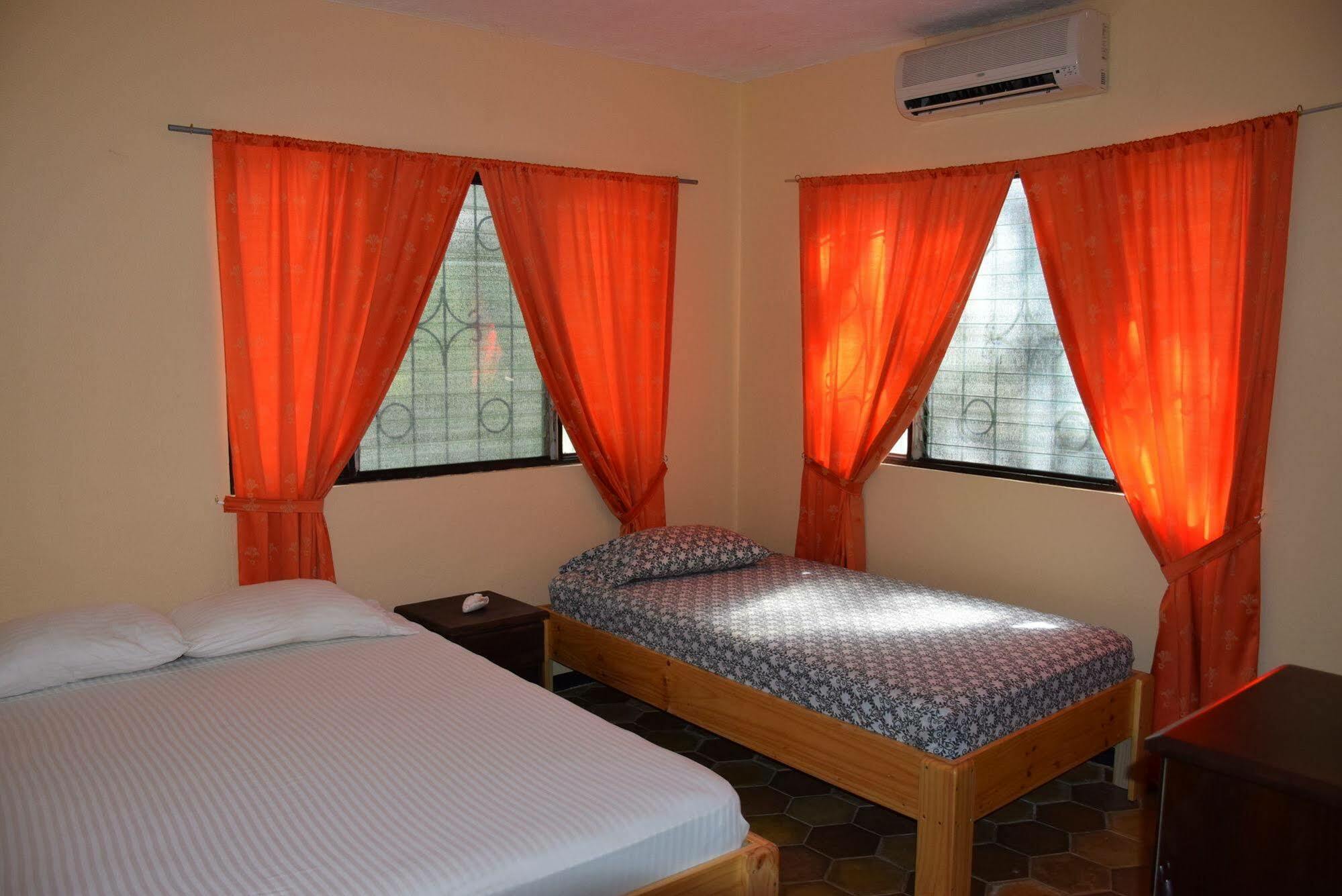 Casa Pura Vida Surf - Costa Rica Hostel *