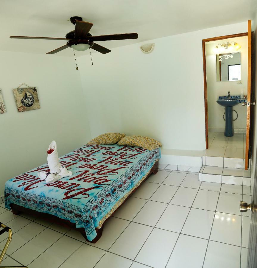 Pelican Beachfront Hotel 3*