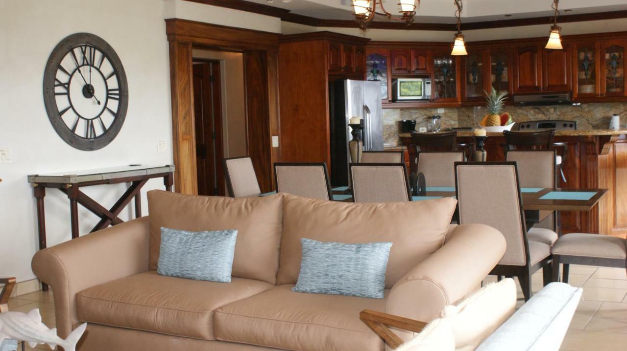 Pacifico Colonial