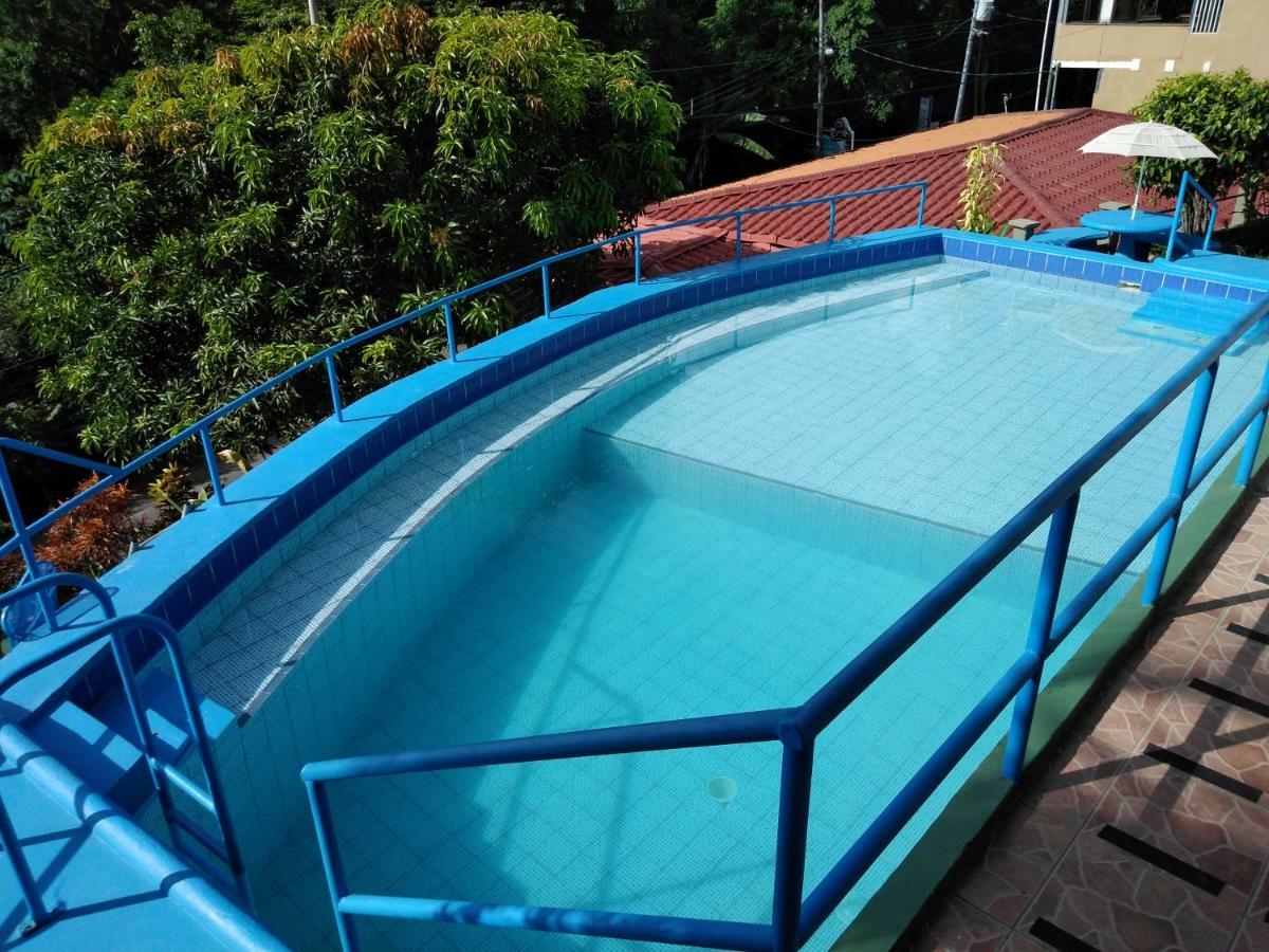 Vista Real Inn 2*