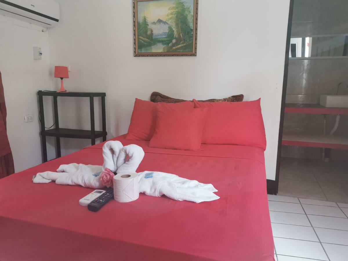 Hotel Cabinas Cafe Del Mar *