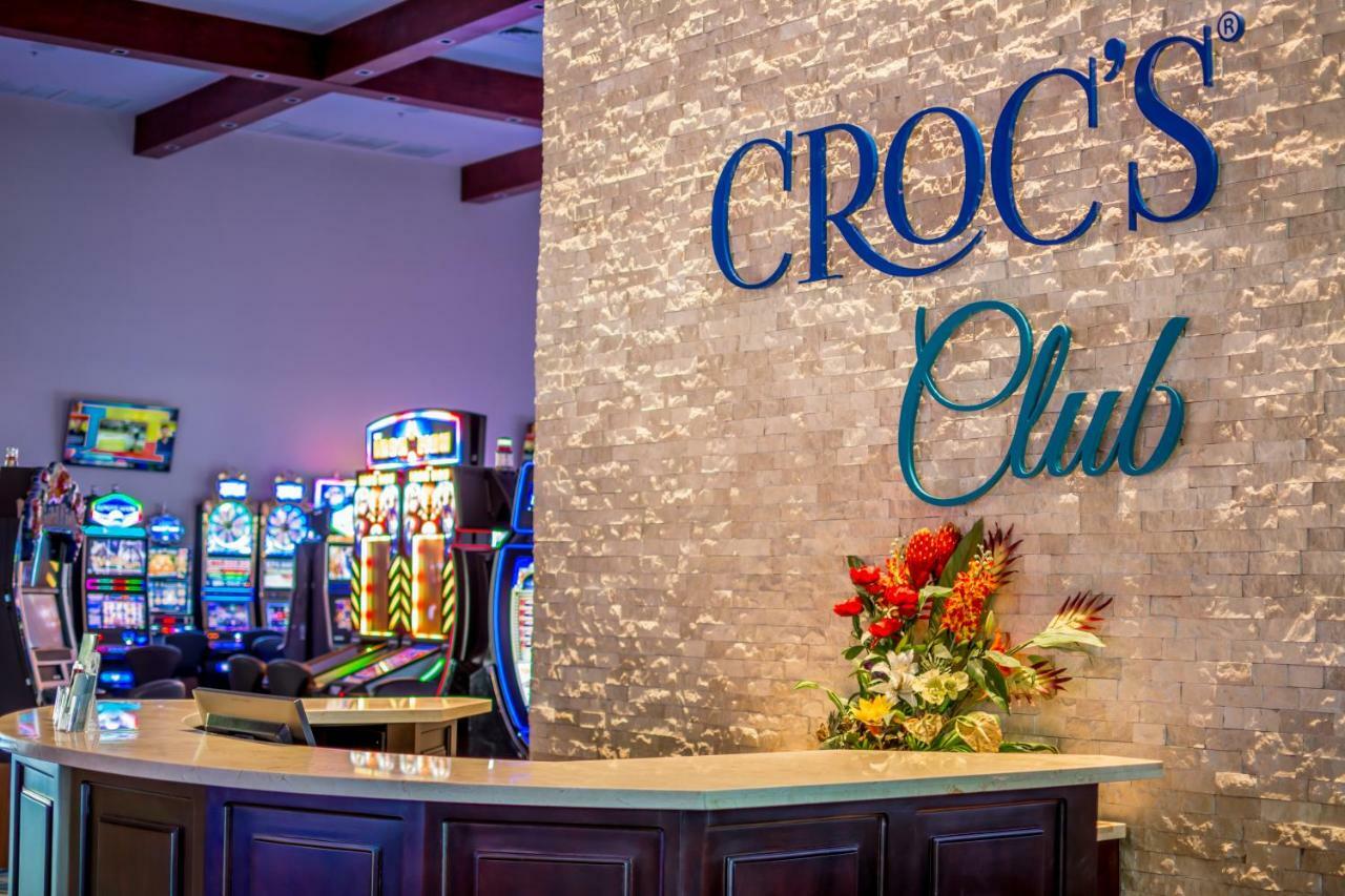 Crocs & Casino Jaco