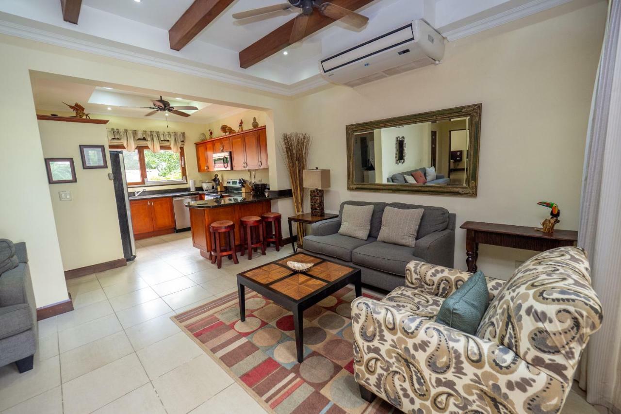 Apartment Luxury Pool View Access - M16