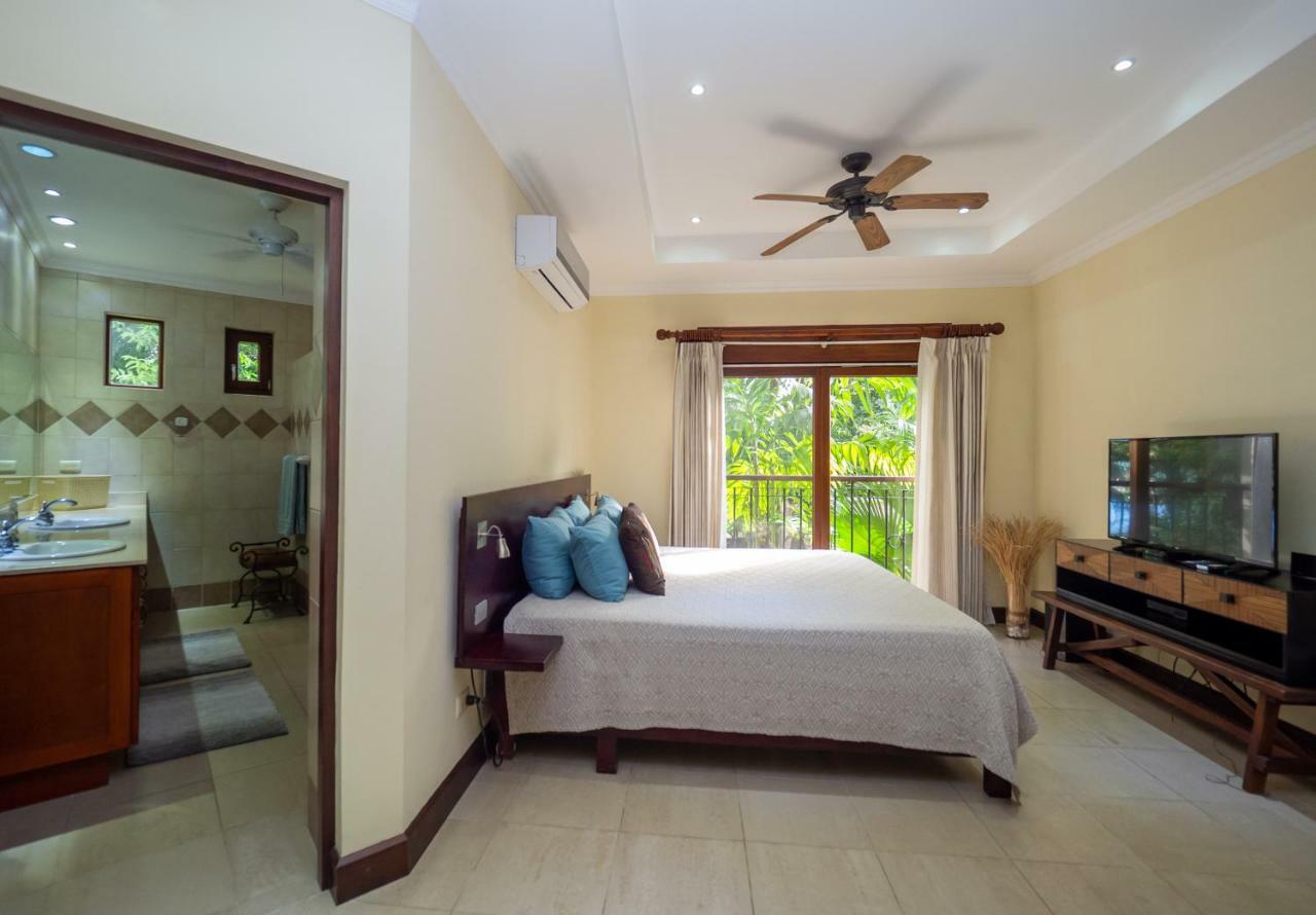 Apartment Luxury Pool View Access - M16