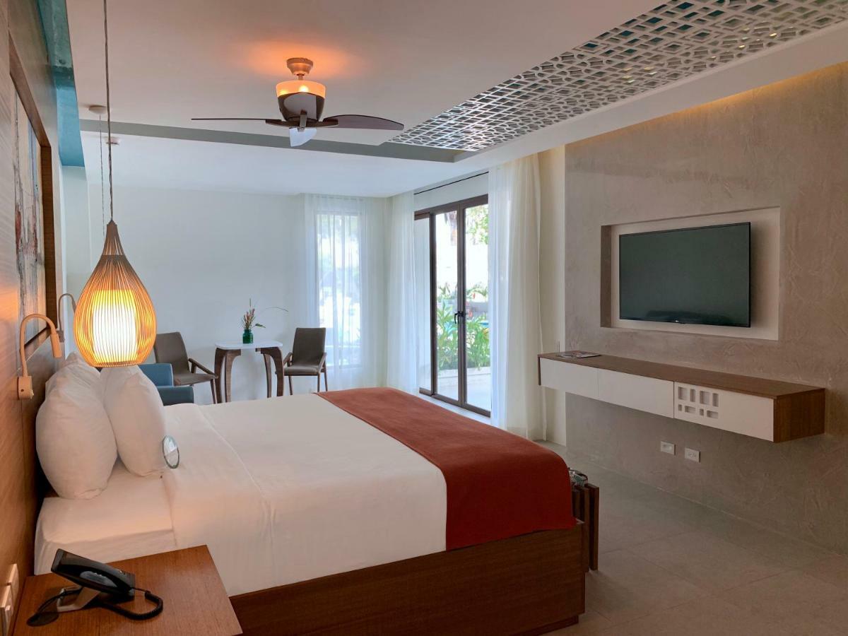 Azura (adults Only) Samara