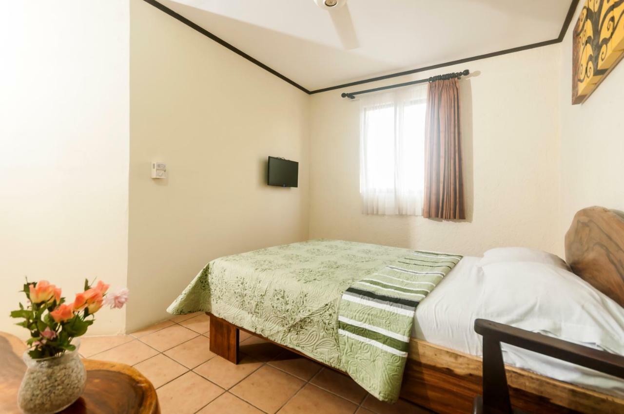 Hotel Cadillac Rock Jaco