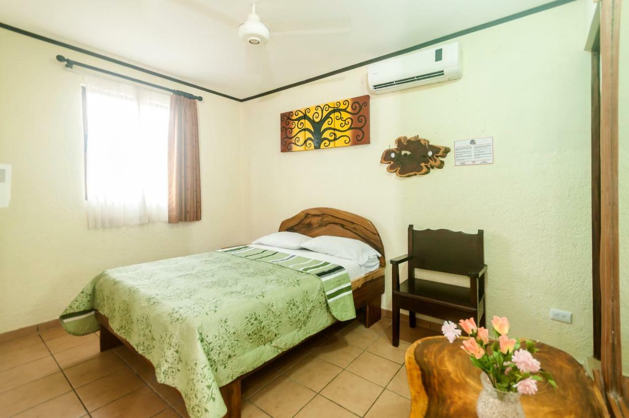 Hotel Cadillac Rock Jaco