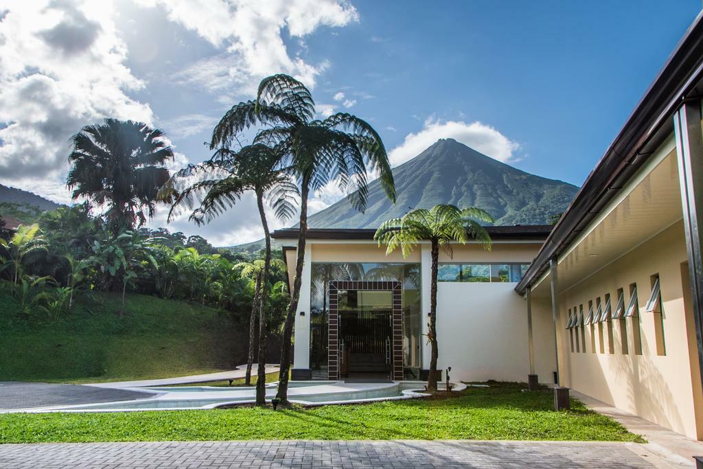 Hotel Lomas Del Volcan 4*