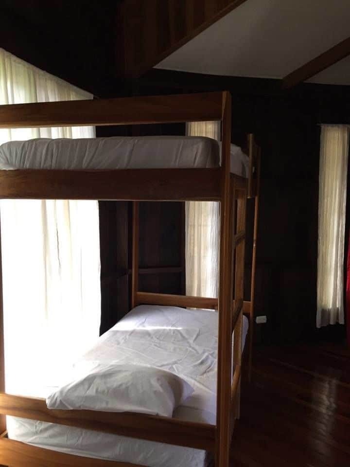 Manuel Antonio Hostel Resort *