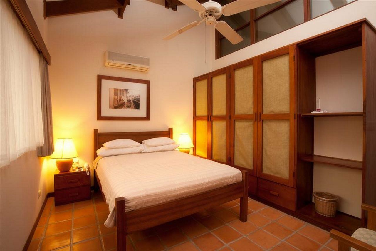 Capitan Suizo Beachfront Boutique Hotel Tamarindo