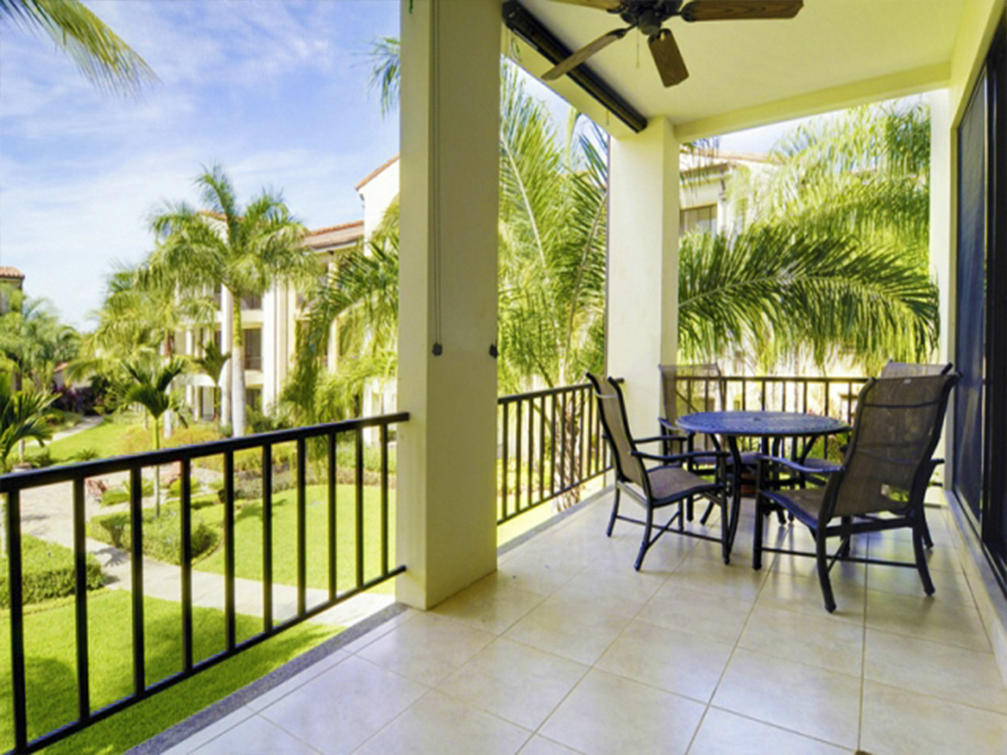 Pacifico Holiday park 4*
