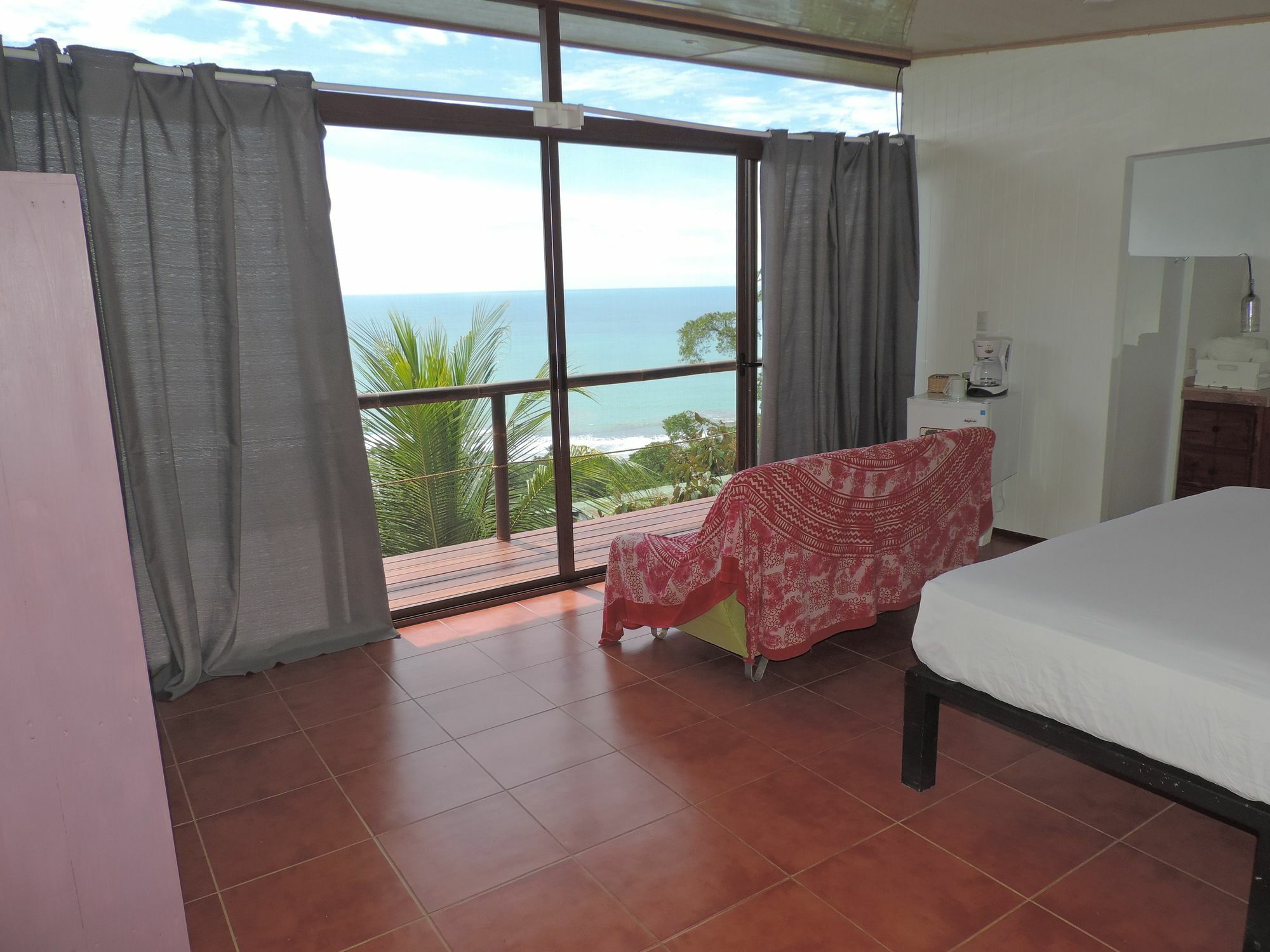 Ranchos Remo Hotel