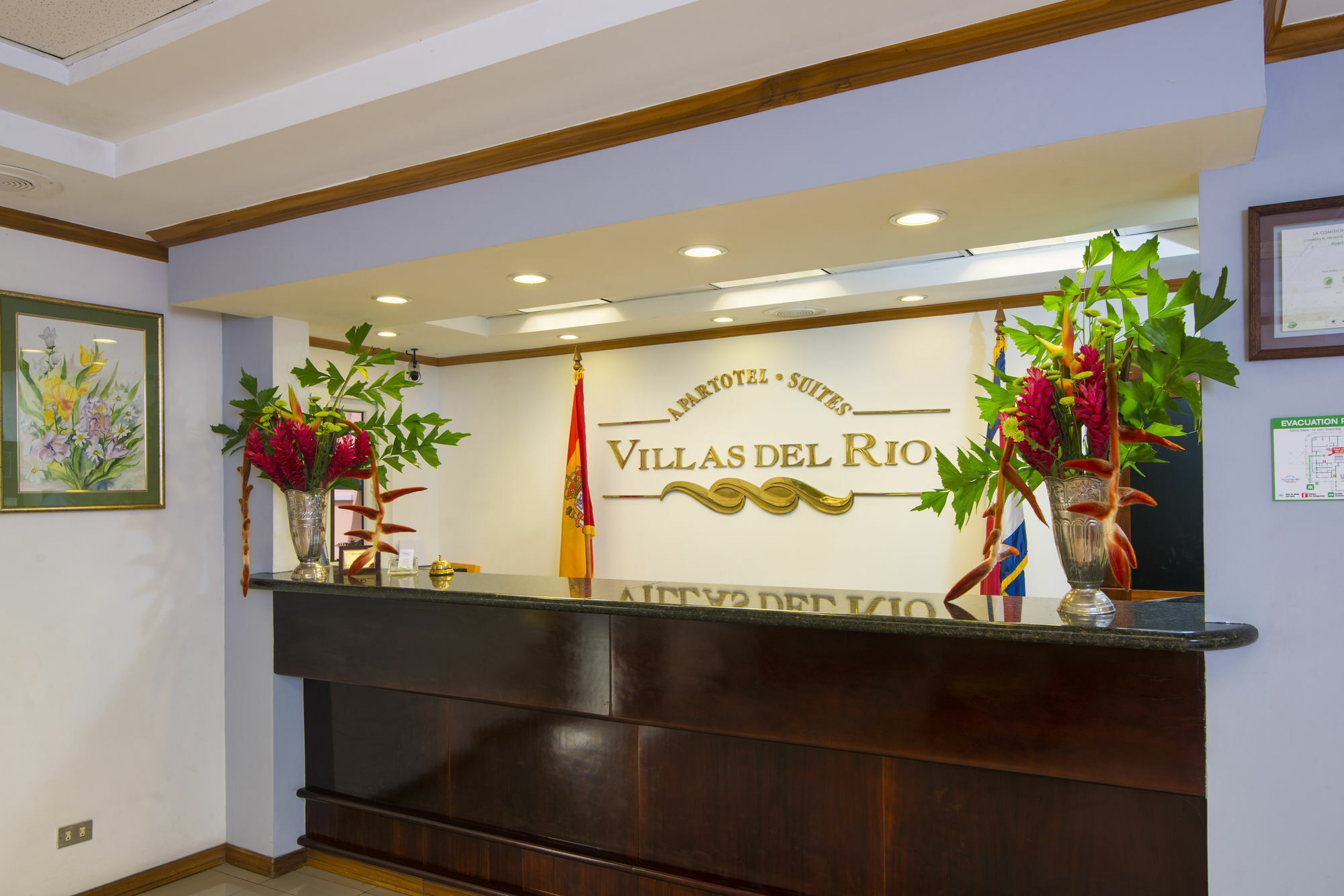 Apartotel & Del Rio